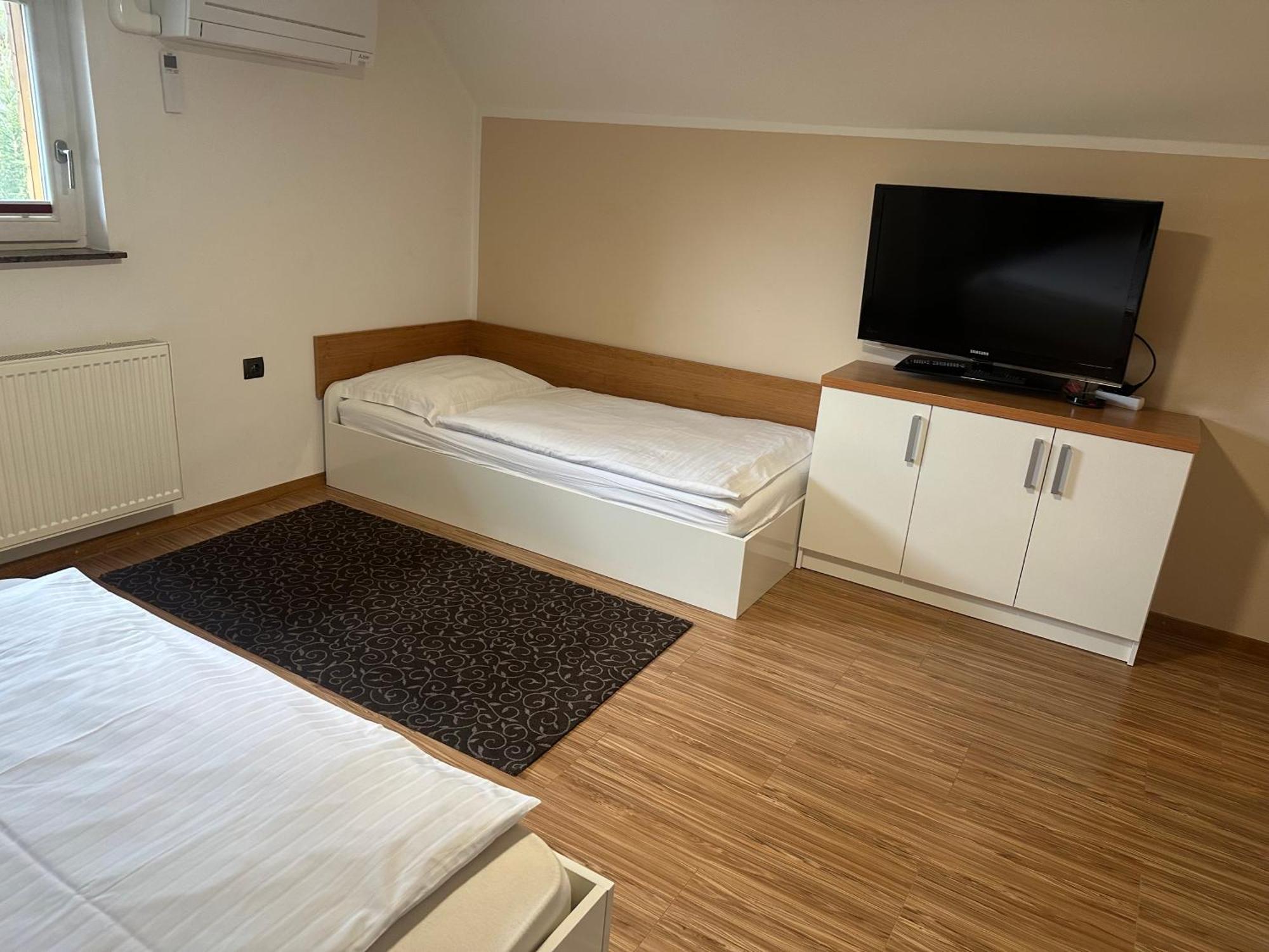 Domacija Vodnik & Apartments Cerklje na Gorenjskem Extérieur photo